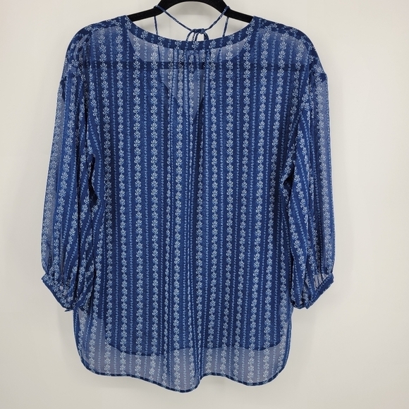 Uniqlo Disney Live Action Beauty and the Beast Blouse👚 - Picture 8 of 11